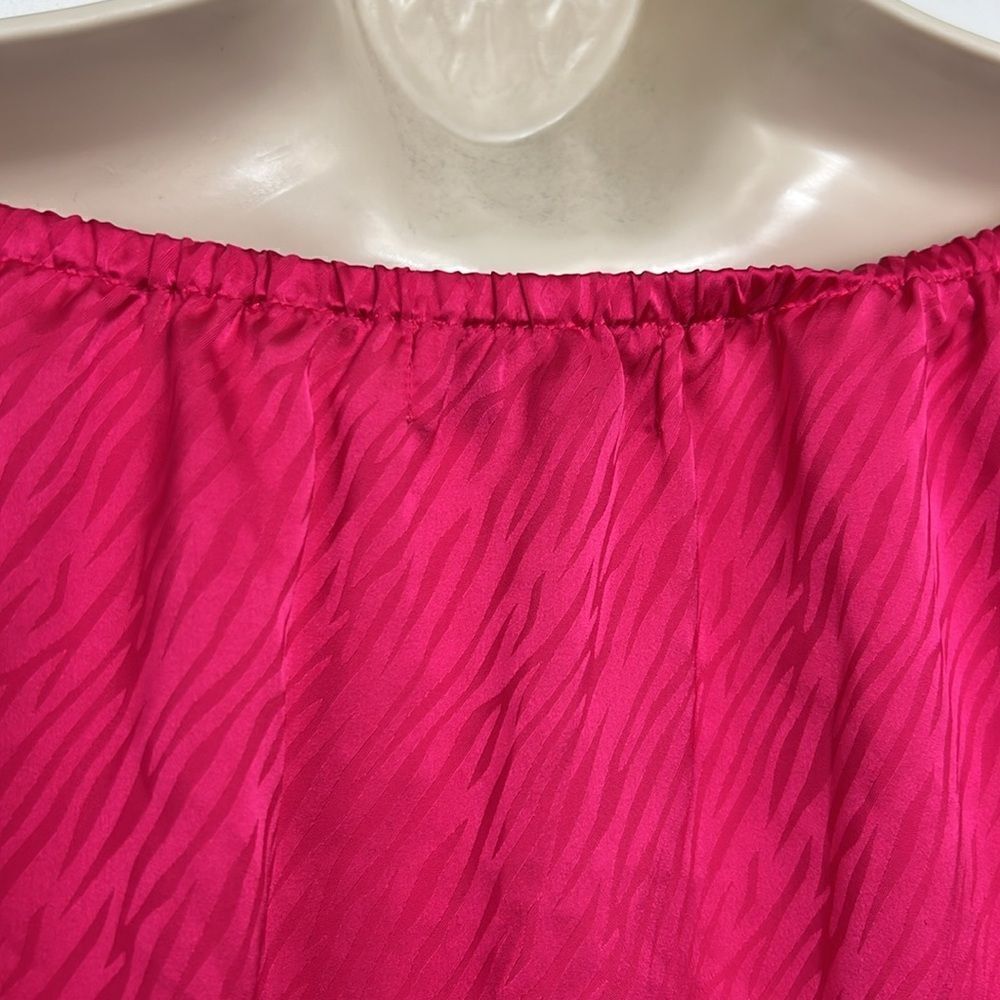 Fever Fuchsia pink off the shoulderderbbell sleeve blouse EUC size XL - Picture 7 of 10